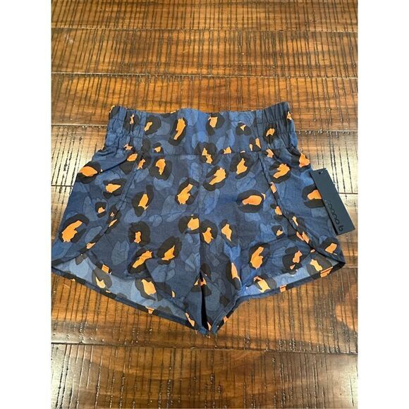Mono B cheetah animal print active running shorts M new - Picture 8 of 8